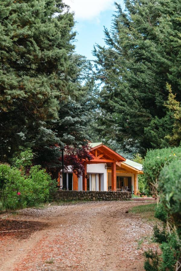 Estancia Quillen Lodge - Hosteria Alumine Exterior photo