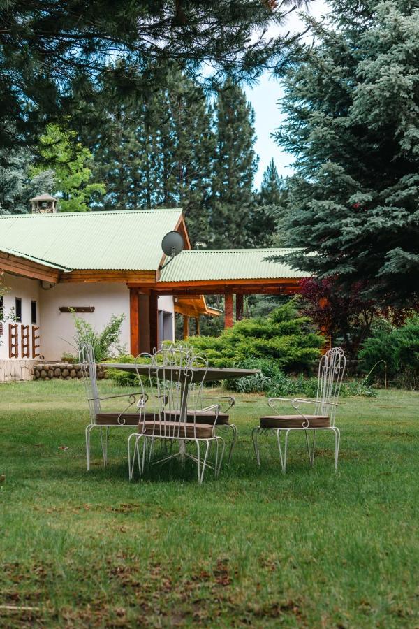 Estancia Quillen Lodge - Hosteria Alumine Exterior photo